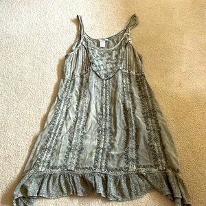 grey dress